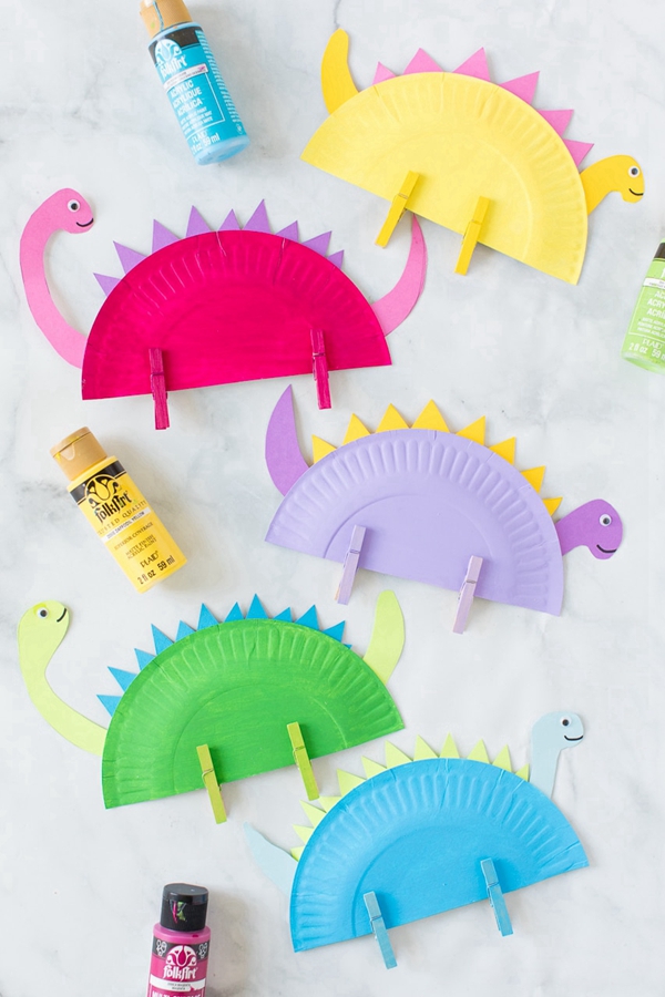 Kids' creative craft of dinosaurs made from paper plates