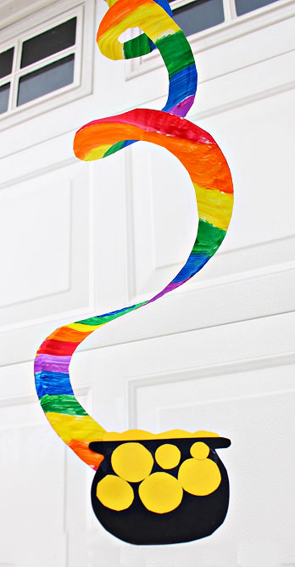 End of the rainbow paper plate twirler craft for kids